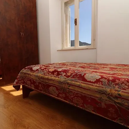 Lepur - Two-bedroom With Terrace