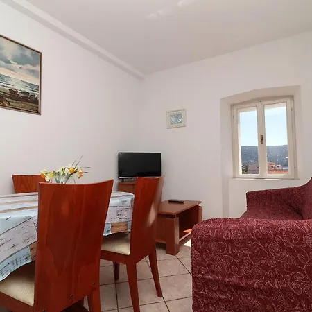 Lepur - Two-bedroom With Terrace Apartment