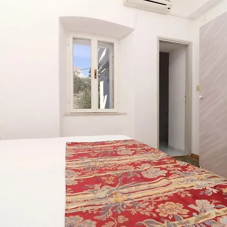 Lepur - Two-bedroom With Terrace * Slano