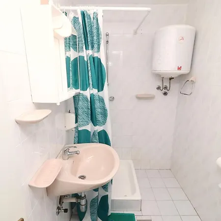 Lepur - Two-bedroom With Terrace