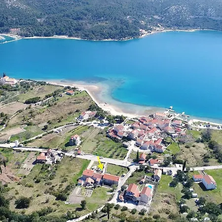 Lepur - Two-bedroom With Terrace Apartment Slano