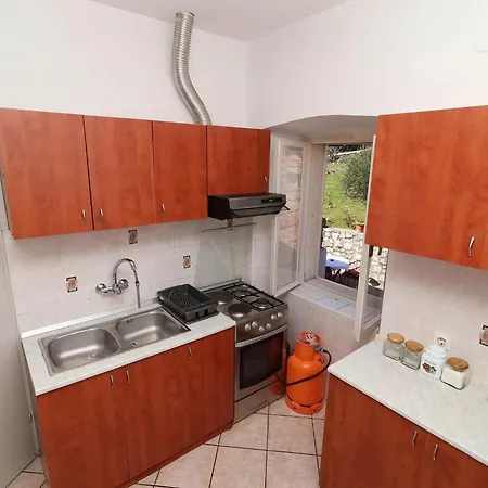 Apartment Lepur - Two-bedroom With Terrace