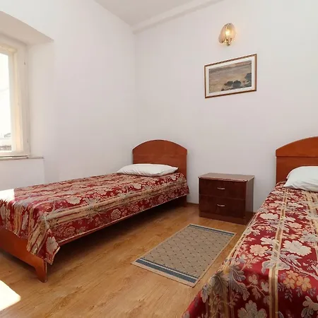 Apartman Lepur - Two-bedroom With Terrace Slano