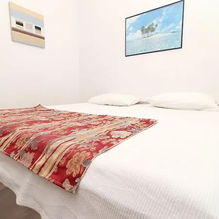 Lepur - Two-bedroom With Terrace *