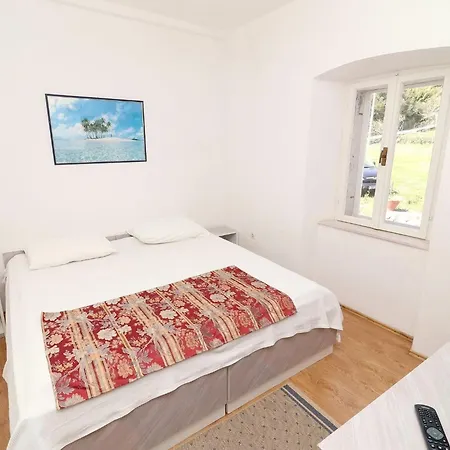 Lepur - Two-bedroom With Terrace Apartment