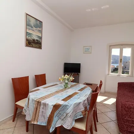 Lepur - Two-bedroom With Terrace *