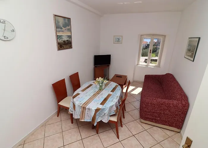 Lepur - Two-bedroom With Terrace * سلانو