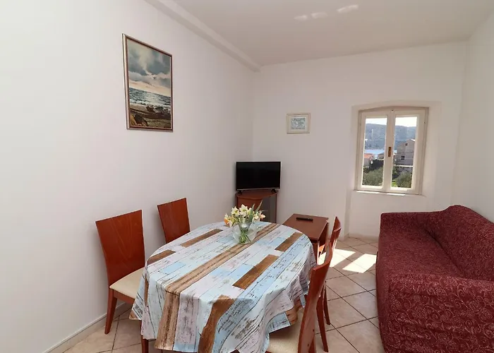 شقة Lepur - Two-bedroom With Terrace