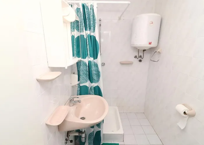 Lepur - Two-bedroom With Terrace