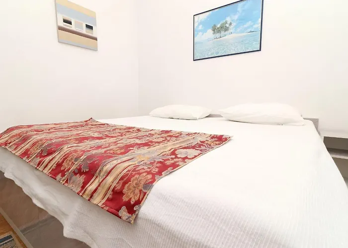 Lepur - Two-bedroom With Terrace *