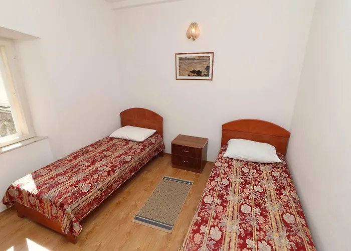 Lepur - Two-bedroom With Terrace * سلانو